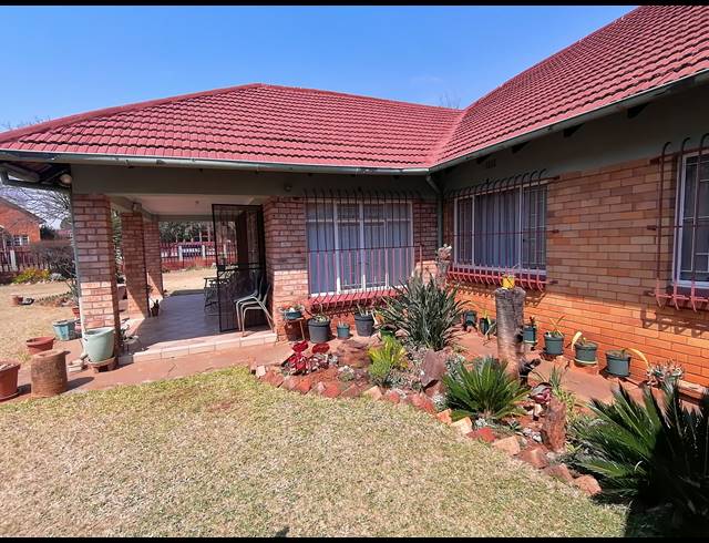 3 BEDROOM FREESTANDING SOLD IN STILFONTEIN EXT 3